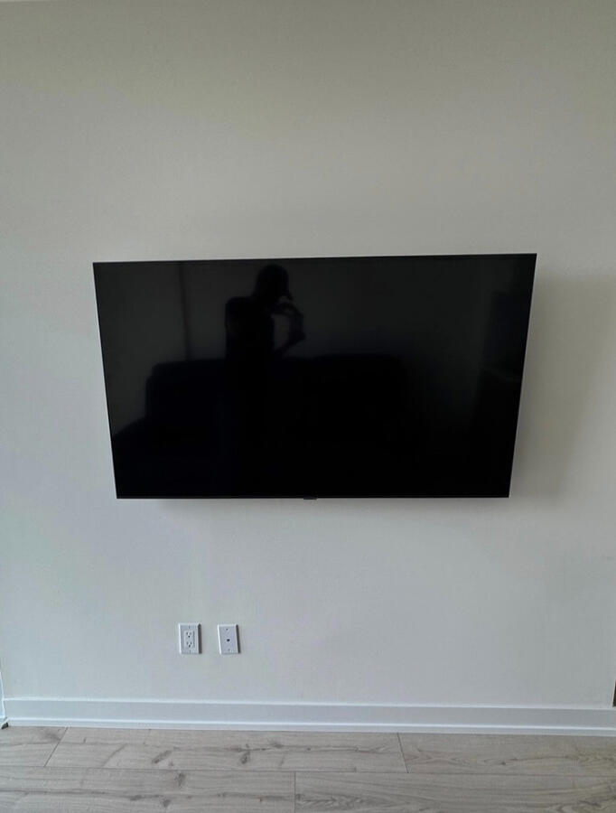 55&quot; Samsung TV (Drywall Metal Studs)